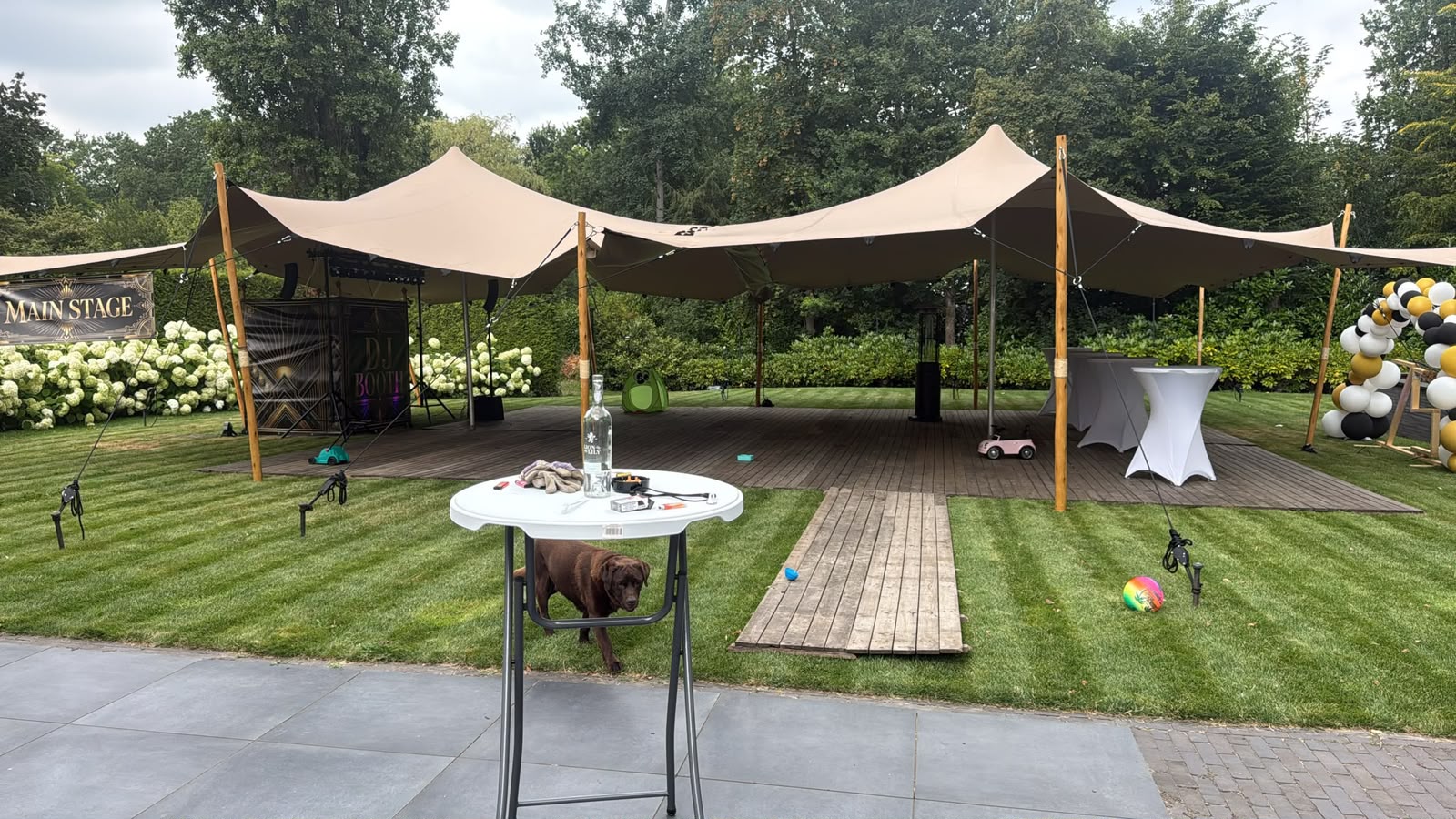 Opgezette stretchtent van Stretchtent Budget, voorbeeld 10