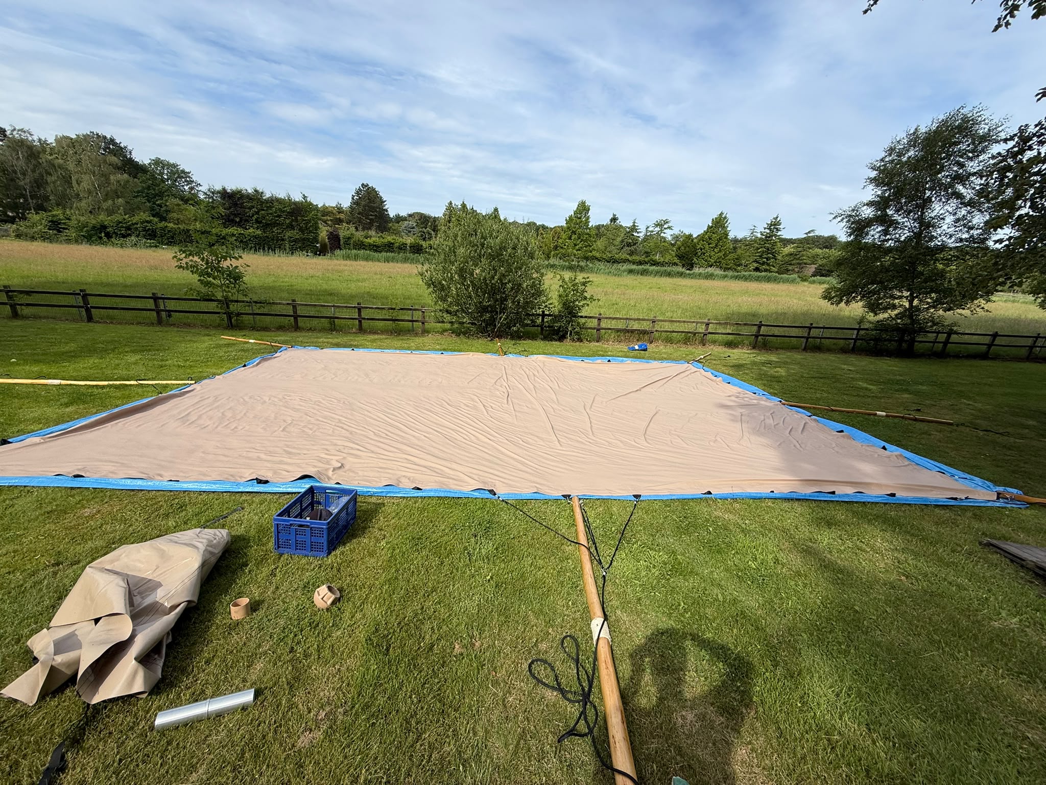Opgezette stretchtent van Stretchtent Budget, voorbeeld 4